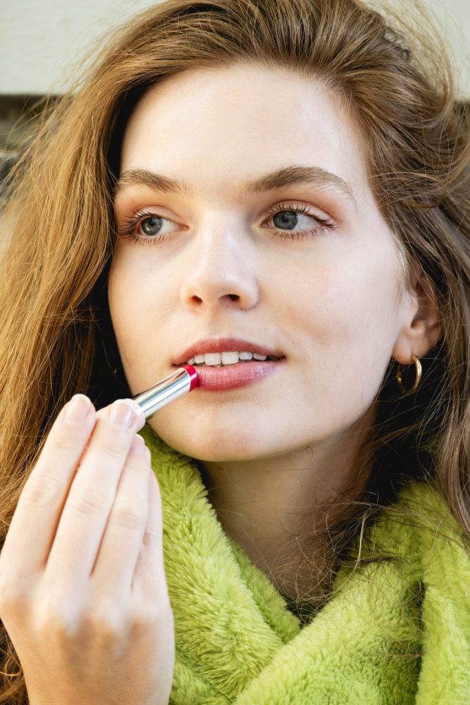 Beauty goal: sočne, meke i hidrirane usne? Imamo rešenje! 7 BURO maybelline lifter glaze 27