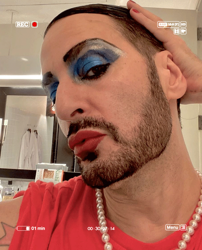 https://buro247.rs/wp-content/uploads/2020/04/marcjacobs-cover.gif