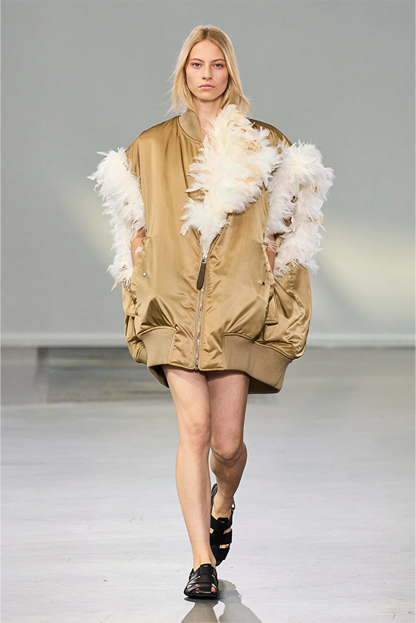 jw anderson spring summer 2024 menswear womenswear london fashion week runway 14