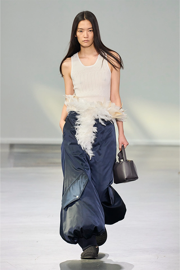 jw anderson spring summer 2024 menswear womenswear london fashion week runway 19