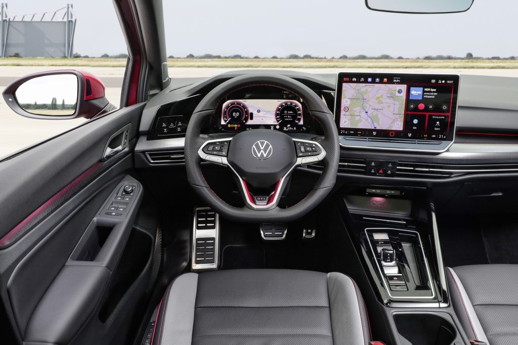 VW Golf 8.5 interior
