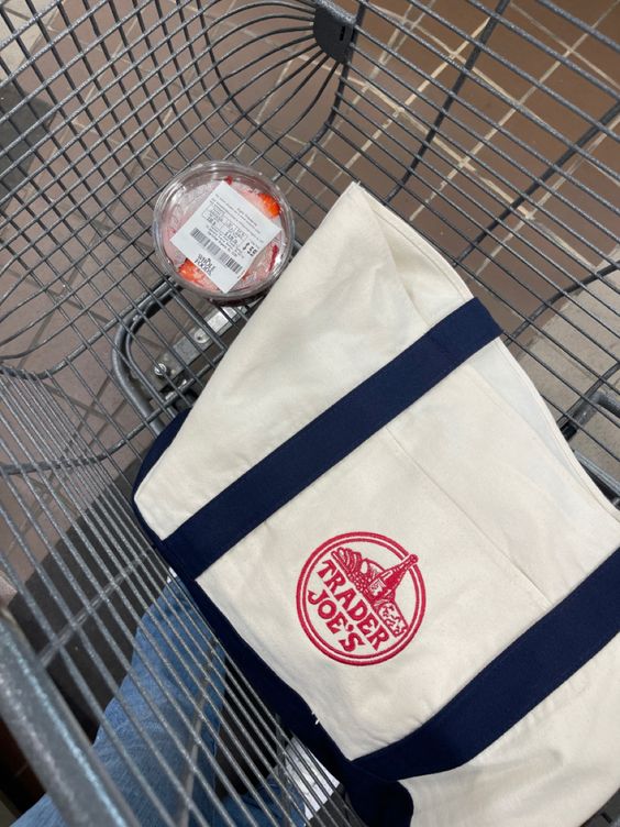 Trader Joes torbe za shopping postaju sve popularnije cemu tolika pomama