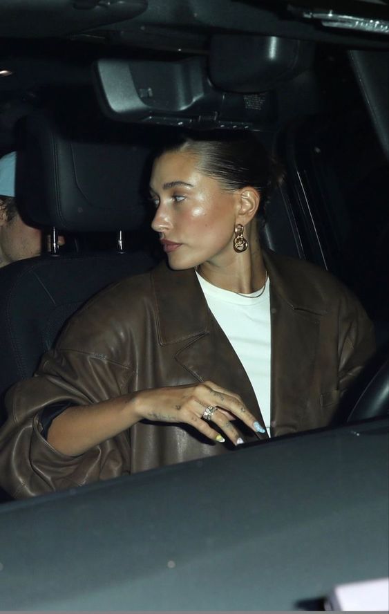 Hailey Bieber