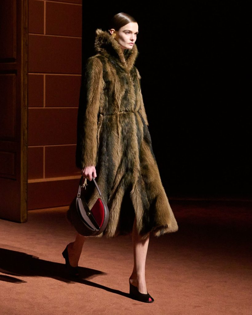 Sto godina modne kuće Fendi: Moć nasleđa i identiteta 7 fendi fw25 01 data 1