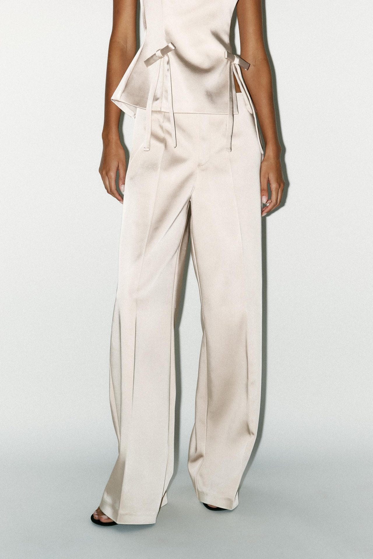 Pantalone Kendall Jenner transformišu svaki autfit: Gde da ih nađete 8 01255442710 a1