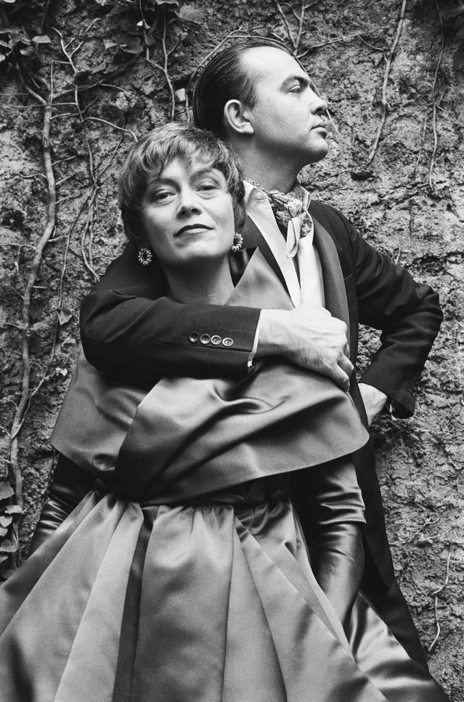 Izložba fotografija Alice Springs otkriva najveću nepoznatu priču mode 20 2 Alice Springs Christian Lacroix and wife Francoise Rosenthiel Paris 1987 © Helmut Newton Foundation