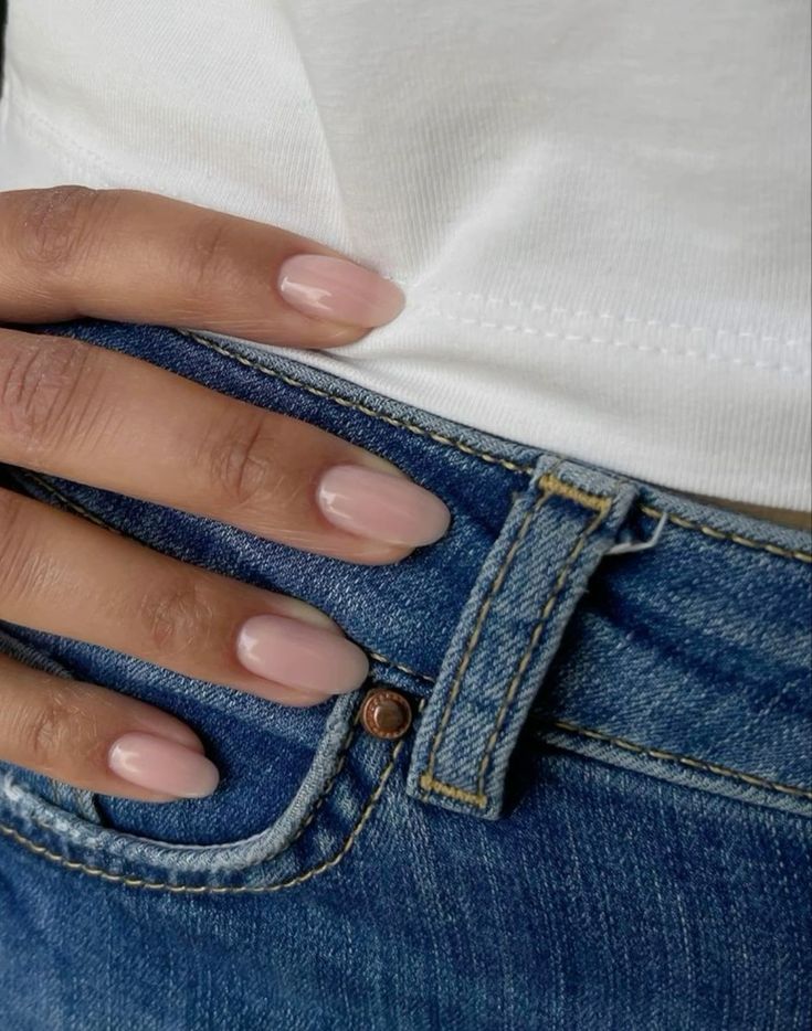 Obnovljeni trend: “Clean Girl” nokti (opet) osvajaju beauty scenu 10 7382d61ff8af027aa235b8df667c91d7