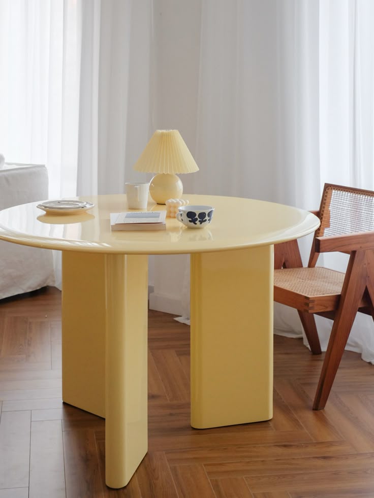 Butter žuta boja osvaja i dekoraciju enterijera, kako ispratiti trend 9 8596e55a7664998e3577f17753dfa23a
