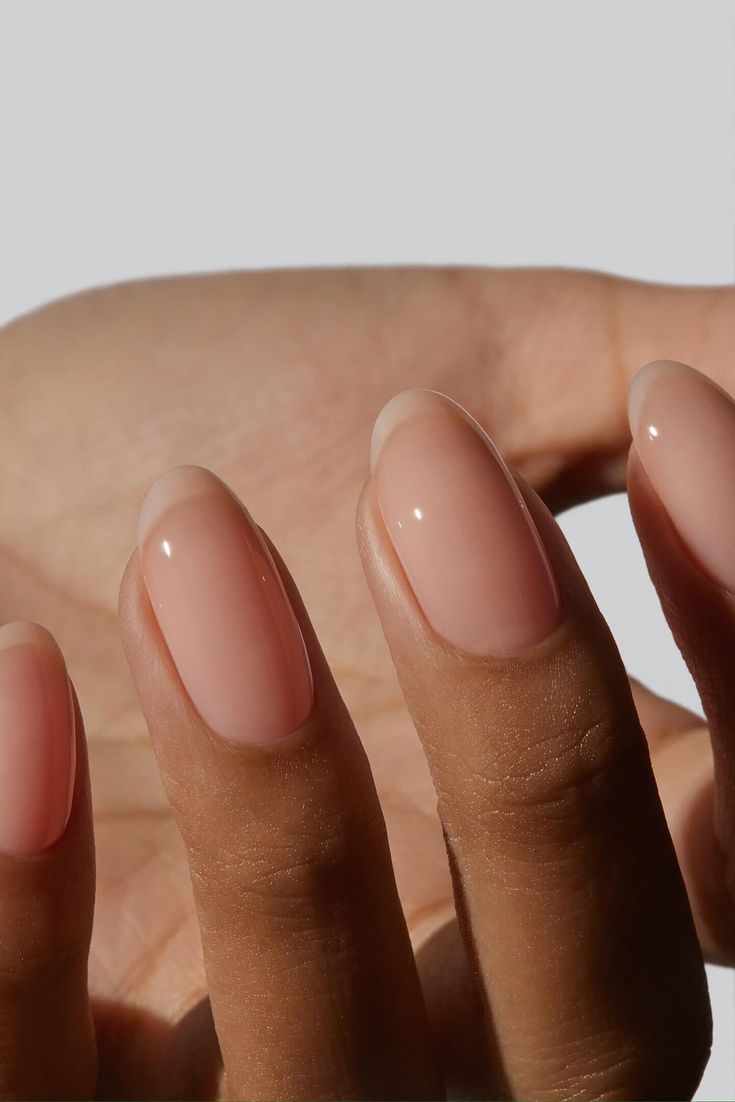 Obnovljeni trend: “Clean Girl” nokti (opet) osvajaju beauty scenu 11 90969ce4c0efe87c85b6611c724ee536 1