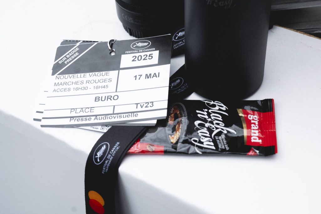 Kafa na crvenom tepihu Filmskog festivala u Kanu? Rešeno. 3 BURO BLACK N EASY