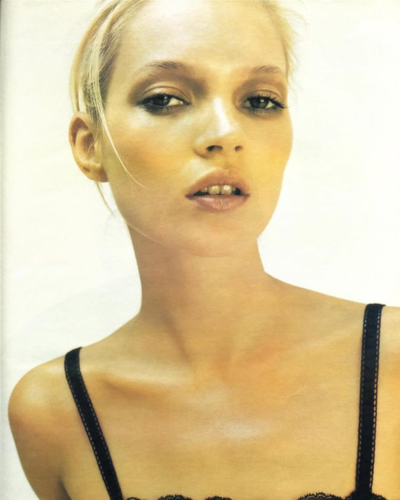 U svetu opsednutom savršenim osmehom, one pokazuju svoje prirodne zube 11 Kate Moss for W May 1996 So Nonchalant by Satoshi Saikusa