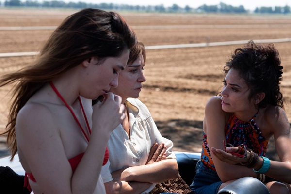 Pet filmova sa Kanskog festivala koje jedva čekamo da gledamo opet - u Srbiji 8 Mario Martone Fuori Movie Review 2025