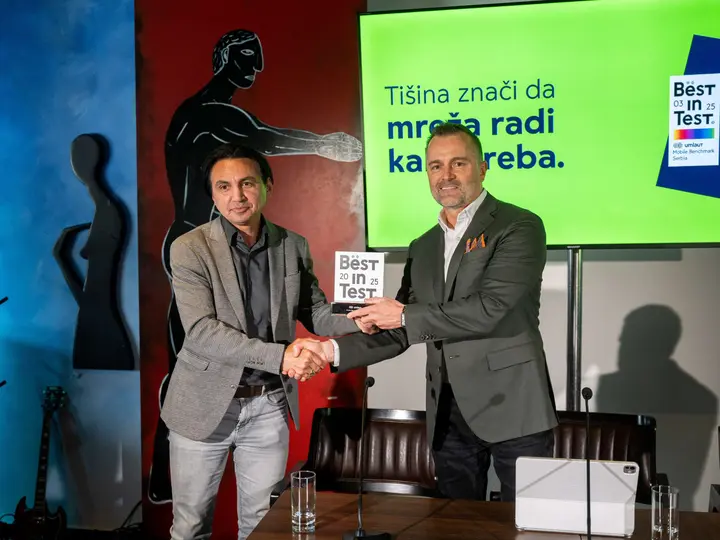 Mike Michel i Hakan Ekmen urucenje Umlaut nagrade