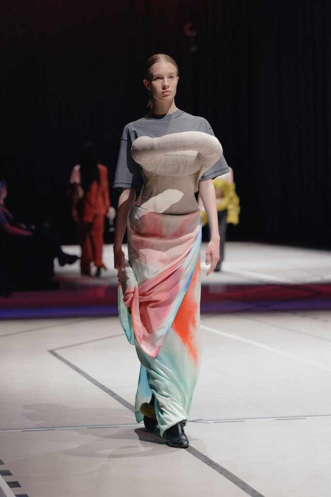 Ekskluzivno sa lica mesta: Nezaboravni trenuci sa Fashion in Helsinki 2025. 13 Naytos25 Marine Puumala by Kristian Presnal 1