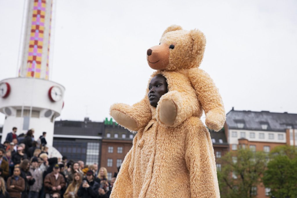 Ekskluzivno sa lica mesta: Nezaboravni trenuci sa Fashion in Helsinki 2025. 10 amos rex SS25 minttu vesala KP HIRES 21