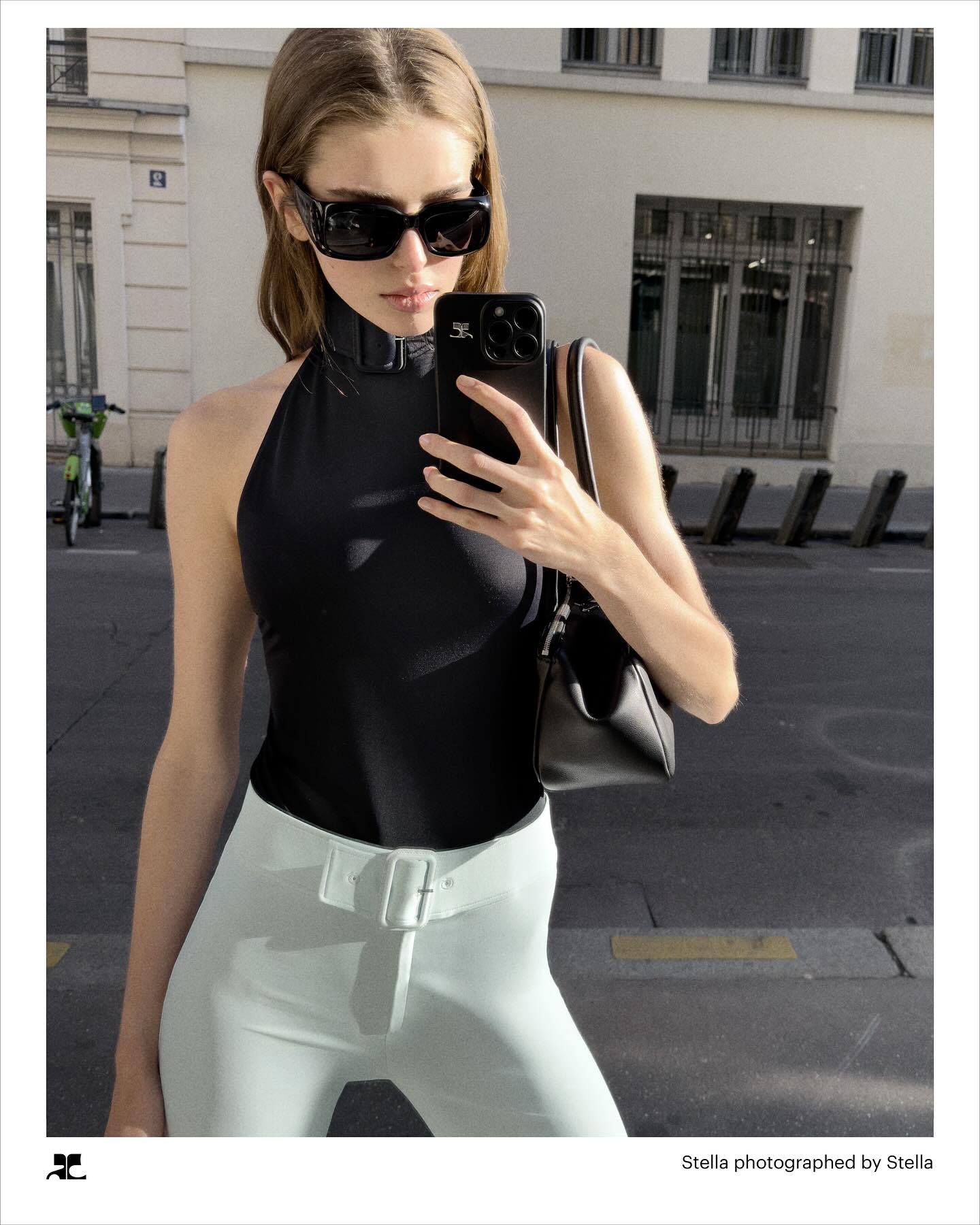 Selfi nije prevaziđen kada je deo genijalne Courrèges kampanje 8 image 1392564