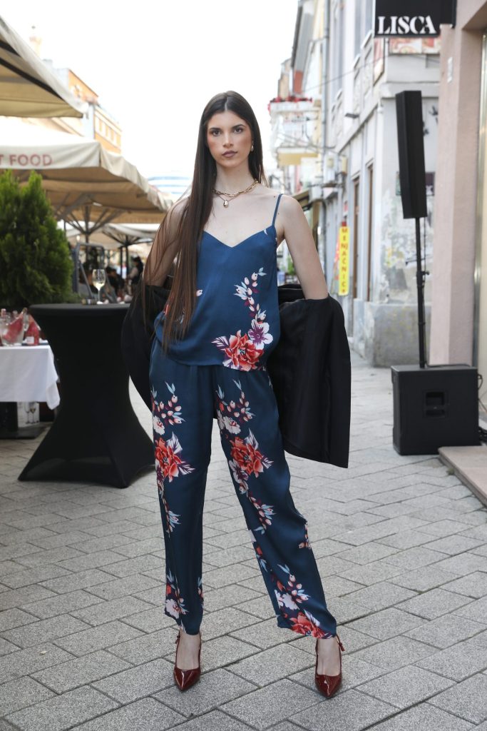 Lisca stigla u Zmaj Jovinu, uz ekskluzivan event sa Kristinom Bekvalac 11 lisca novi sad 07.05.2025 84