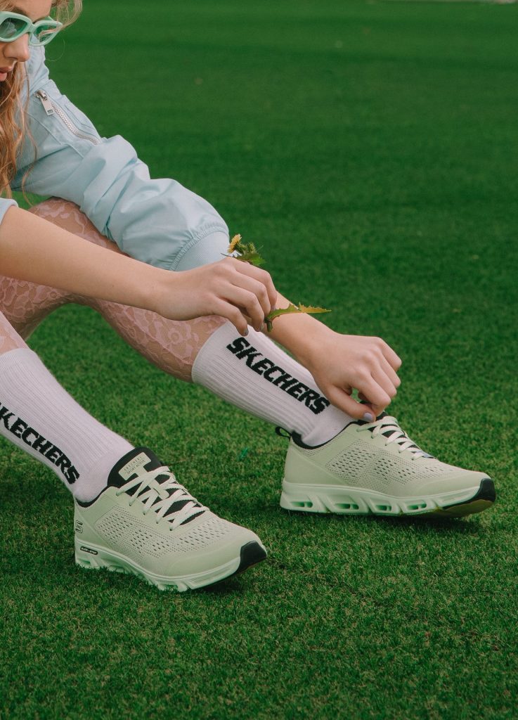 Naša nova street style opsesija: Udobne patike koje privlače poglede 7 Skechers