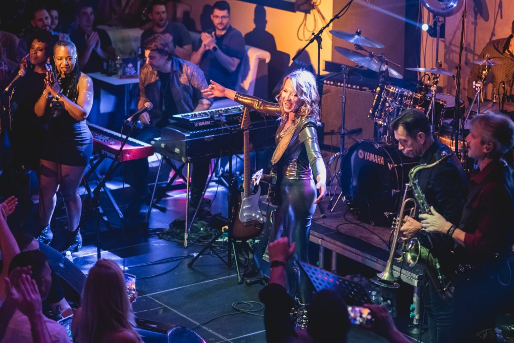Ana Popović intervju: O gitari zbog koje je postala hrabrija (i koja joj je spasila život) 7 Ana Popovic 23