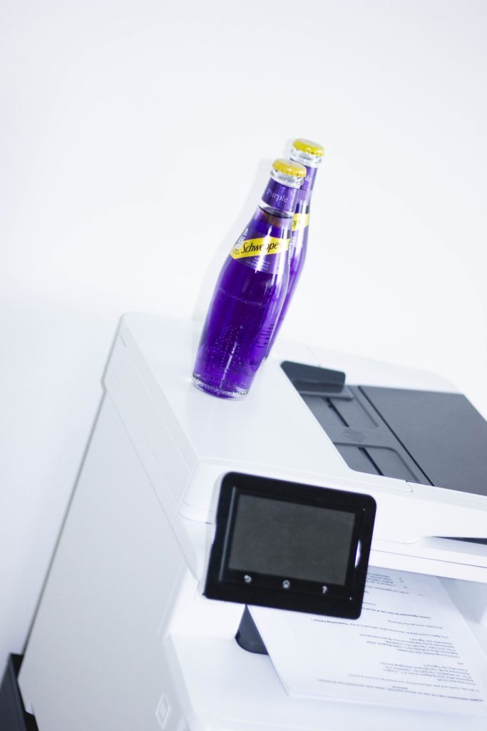 Kada se leto prelije u čašu: Upoznajte naše novo omiljeno piće 9 BURO SCHWEPPES PURPLE 1