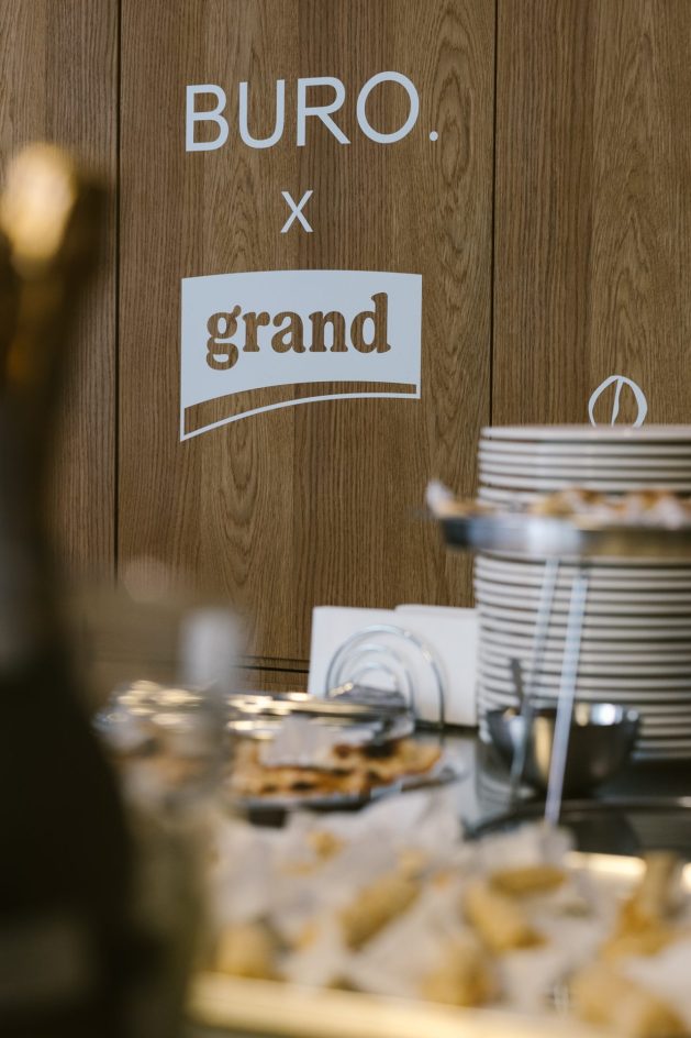 Buro X Grand12
