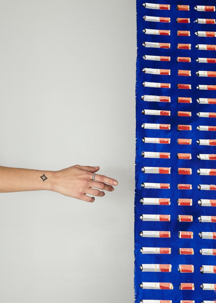 Cigarete na platnu od 10 metara: Ena Jevtić o umetnosti i slobodi 9 Ena Cigarete project0337