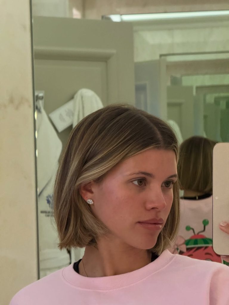 Hello Bob cut! Evo kako ga nosi Sofia Richie Grainge 9 French Bob @georgecurranhair3