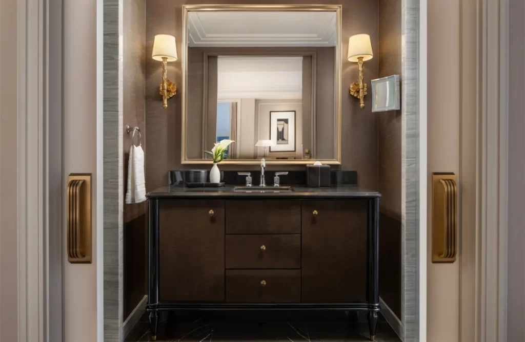 Waldorf Astoria ponovo otvara vrata nakon osam godina: Zavirite u ponudu 10 King Room Bathroom Waldorf Astoria New York 1150x750 1