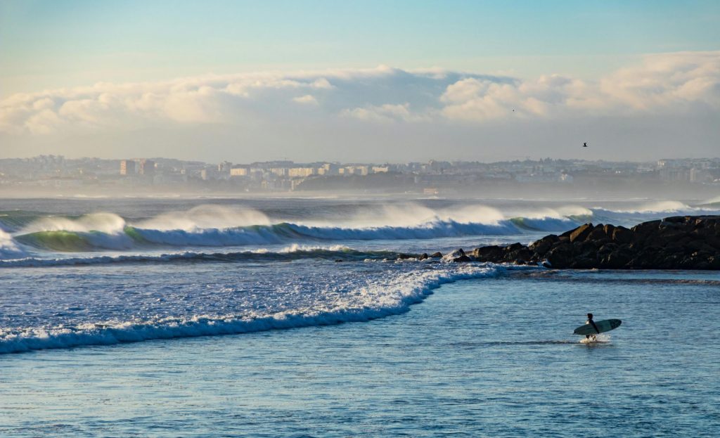 Costa da Caparica: Gradić idealan za surfovanje u Evropi 8 pexels marc winter 2647960 4216819