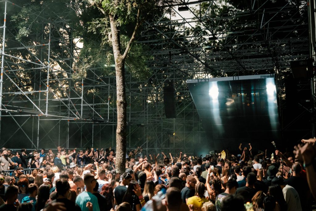 Love Above All: Lovefest 2025. donosi najraznovrsniji lineup i proslavlja punoletstvo 13 Absolut RAW Stage Photo Ervin Kovac