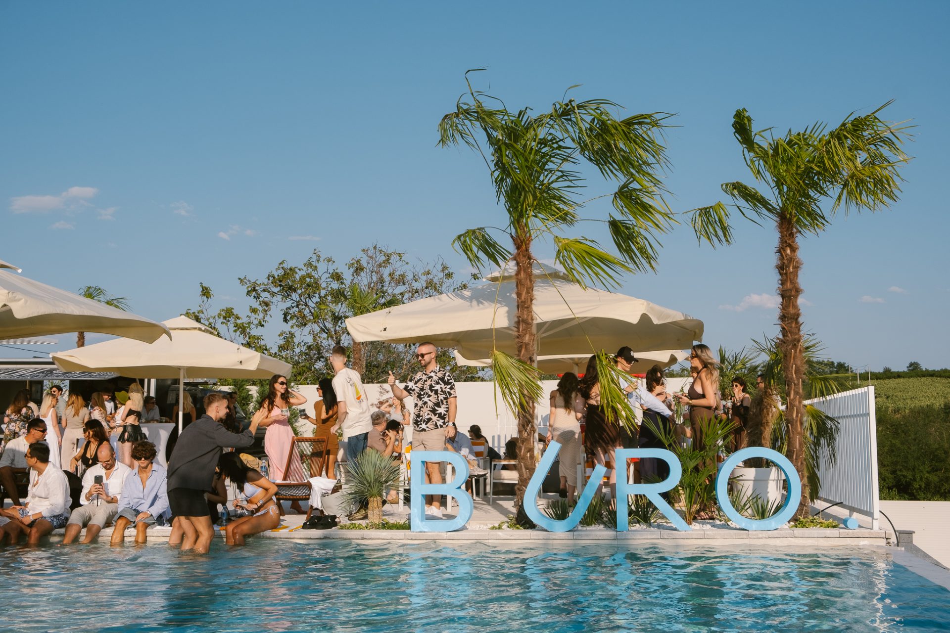 BURO 237