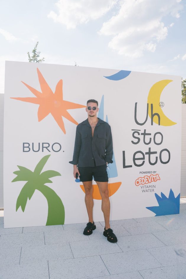 BURO 32