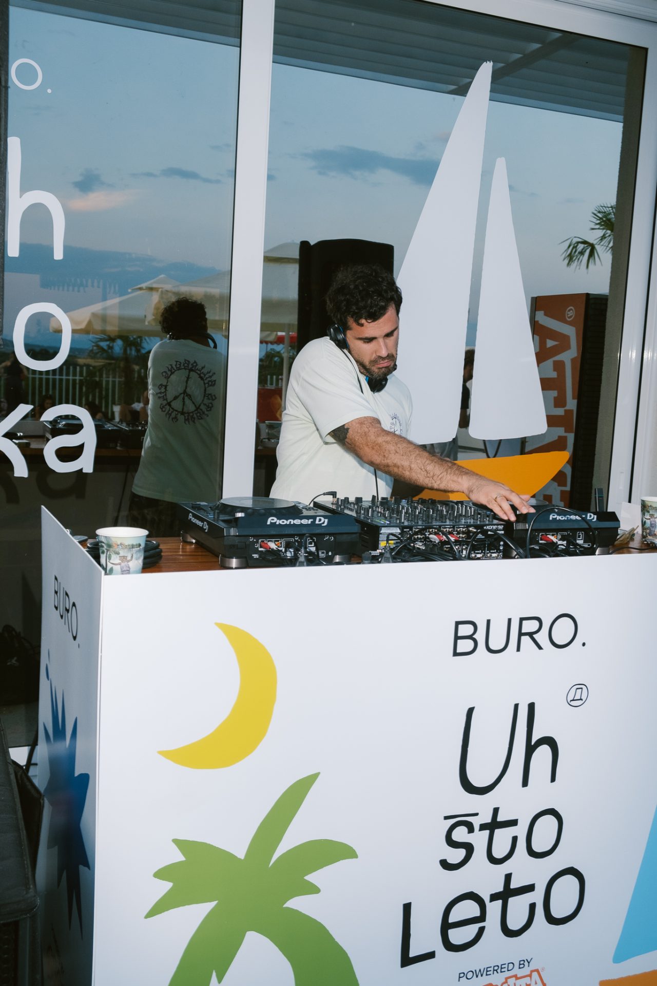 BURO 355