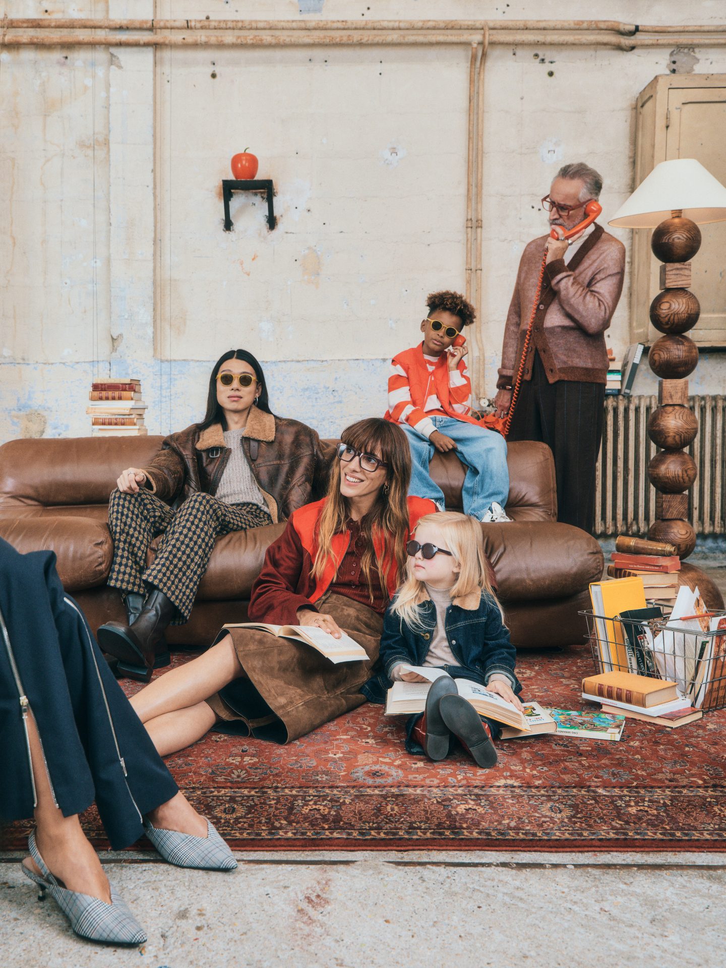 IZIPIZI AW25 SUN READING GROUP CAMPAIGN 01