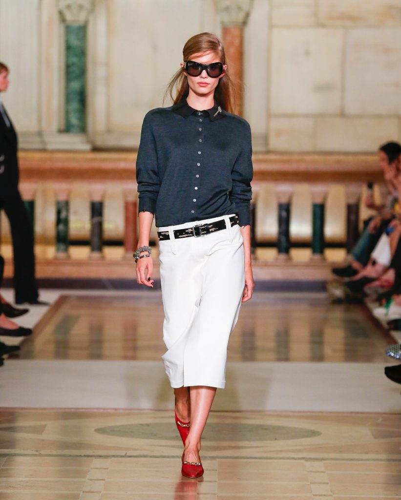 Midi-suknje u fokusu: 5 ideja za stilizaciju sa Tory Burch revije 15 image 5138504