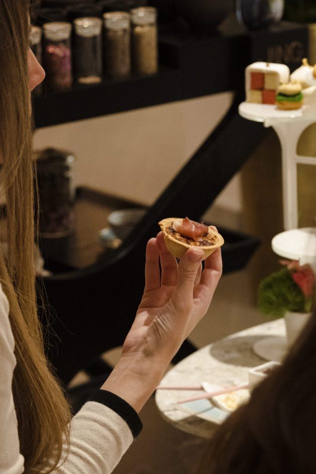 BURO. na popodnevnom čaju u hotelu St. Regis: Kad se uživanje pretvori u ritual 50 DSC 8102