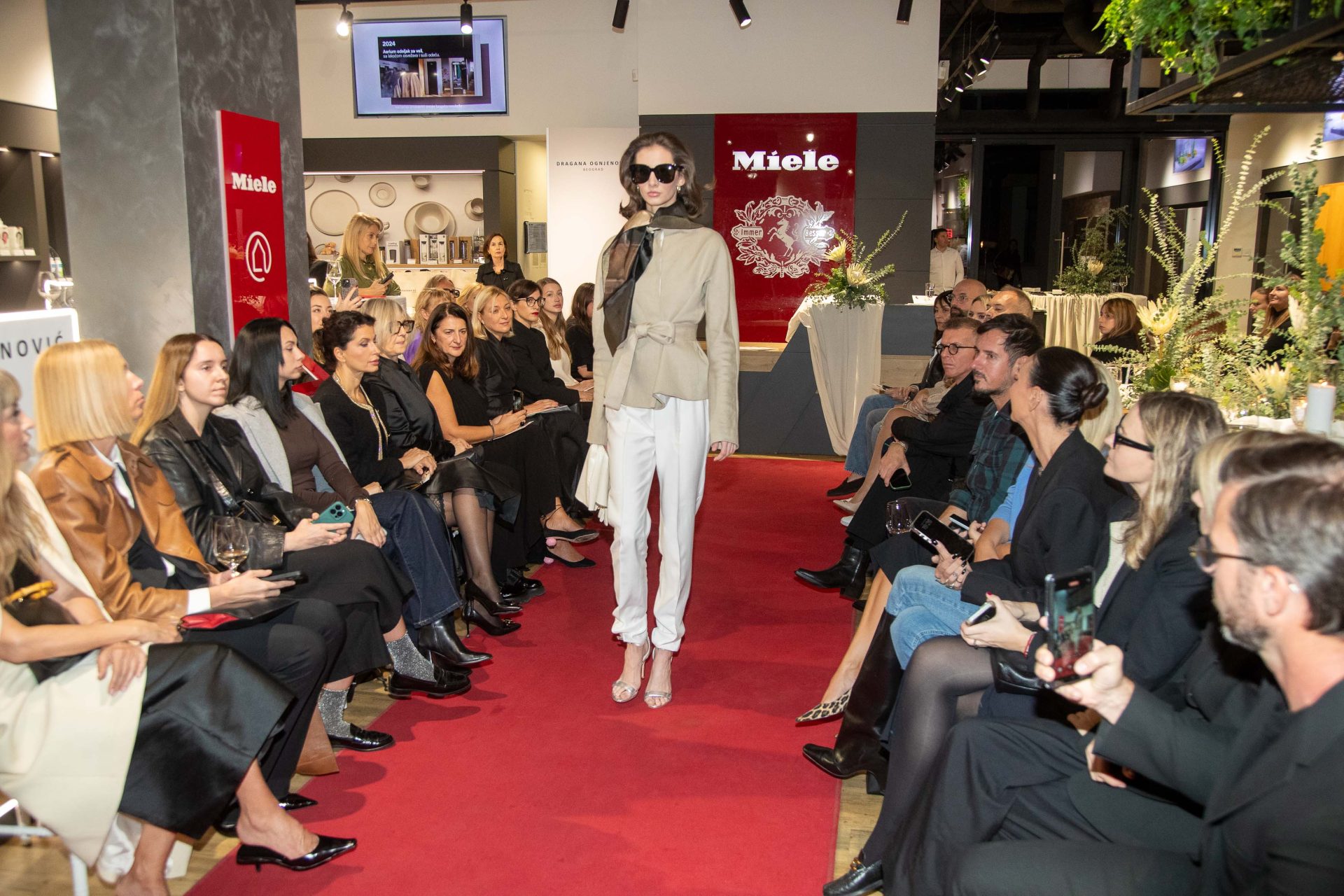 Dragana Ognjenović x Miele: Revijom dizajnerke predstavljeni novi modeli mašina za pranje i sušenje veša 1 Dragana Ognjenovic 4