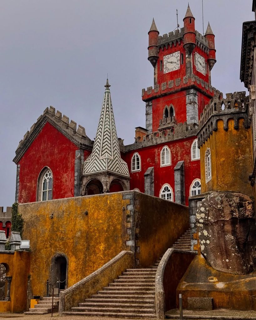 Top jesenje destinacije u Evropi koje izgledaju kao razglednica 14 HOW TO GET TO SINTRA FROM LISBONSintra is a town in Portugal located 30 km from Lisbon and well