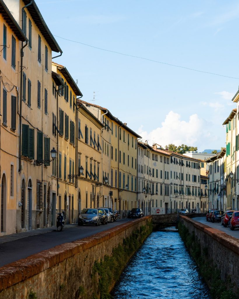 Top jesenje destinacije u Evropi koje izgledaju kao razglednica 13 Sulla via del Fosso tra il 1200 e il 1300 si trovavano i laboratori per la lavorazione della s