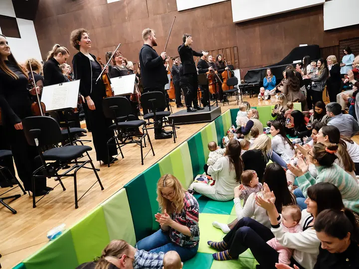 U Beogradskoj filharmoniji počinje prvi ciklus koncerata za bebe 3 bebe