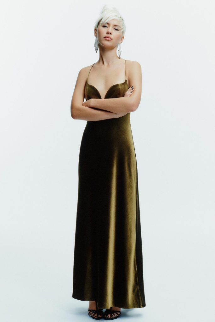 Zara je dobila haljinu koja je već viralna na TikToku 7 09612242501 p