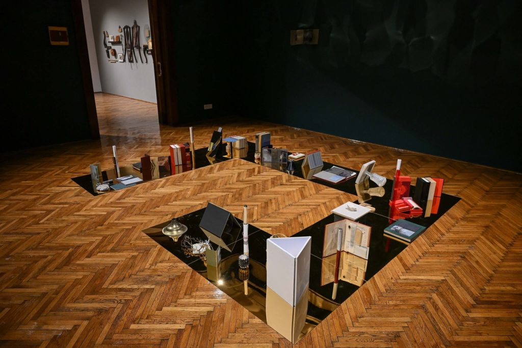 Devet soba, devet svetova: Putovanje kroz heterotopije Lane Vasiljević 18 1 6