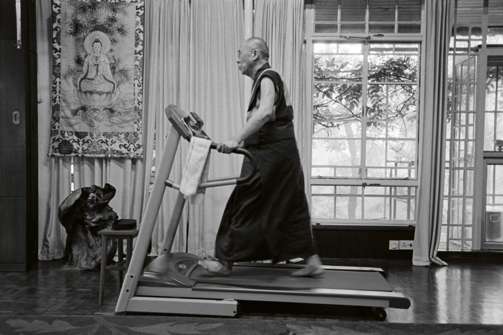 31 WISDOM OF HAPPINESS The Dalai Lama working out Photography by Manuel Bauer Copyright 2024 Manuel Bauer Agentur Focus