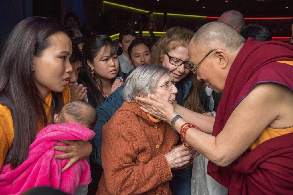 34 WISDOM OF HAPPINESS For the Dalai Lama being compassioned and kind is key Photography by Manuel Bauer Copyright 2024 Manuel Bauer Agentur Focus