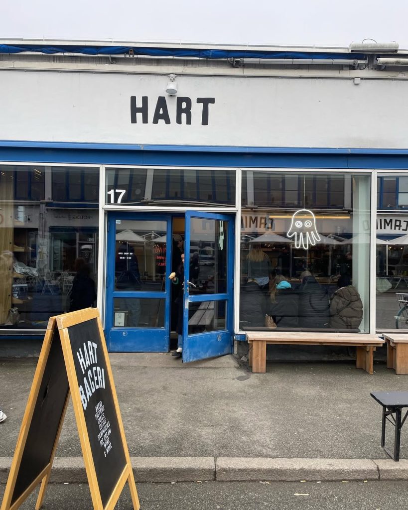 Copencaken 31. Hart bageri2. Bodde pa varldens minsta hotell. Central Hotel Cafe. De har bara