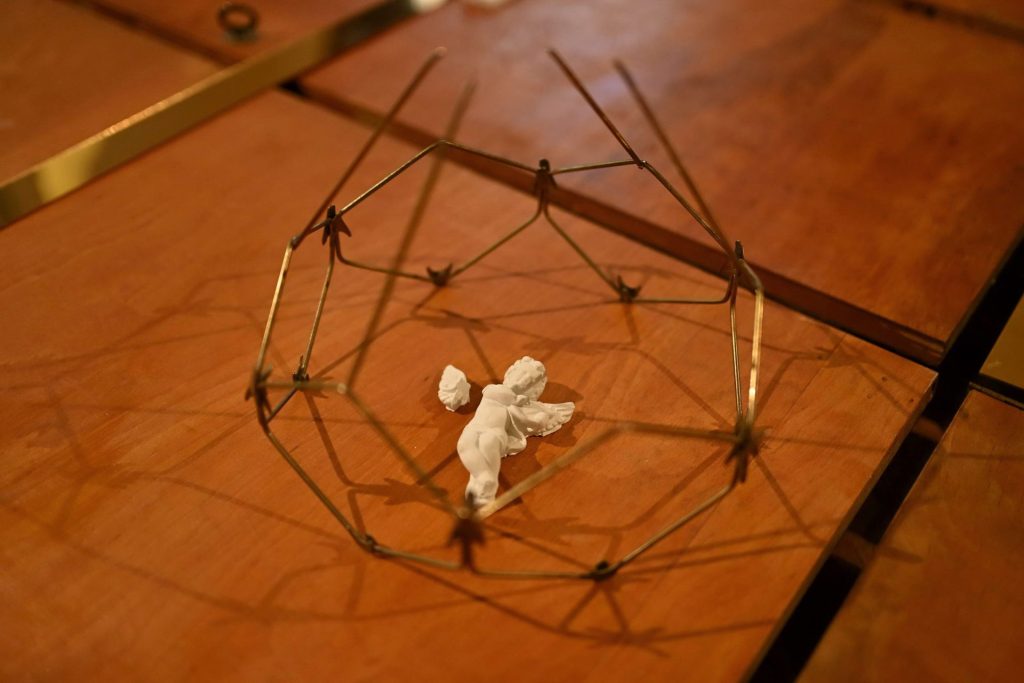 Devet soba, devet svetova: Putovanje kroz heterotopije Lane Vasiljević 12 EDY 2497