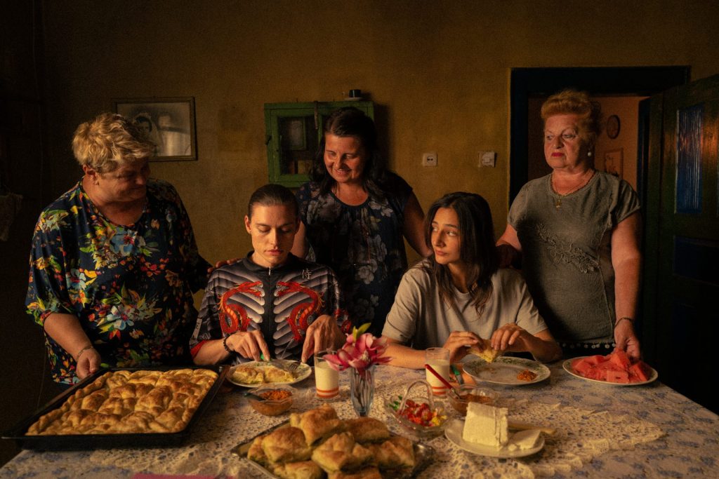 Fantasy December Produkcija 1