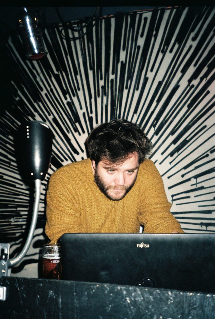 Dušan Dukat Strajnić: Melanholija kao najiskreniji sagovornik 6 DUŠAN