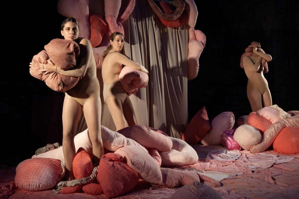 RUTA festival sedmi put u Beogradskom dramskom pozorištu 10 MAJKE potpis Ulysses Zagreb