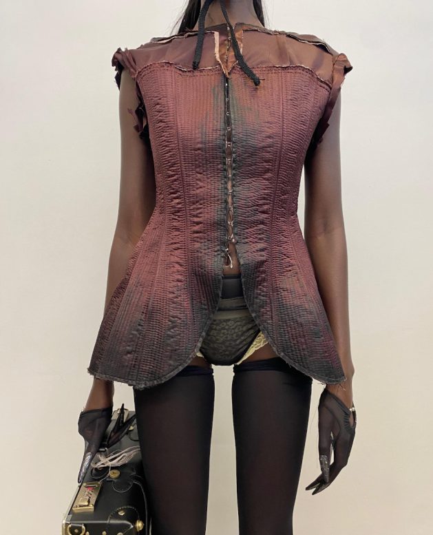 Ispod radara: Elena Velez 17 image 8383072